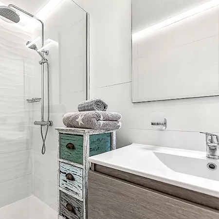 Apartment Ocean Garden With Seaview.